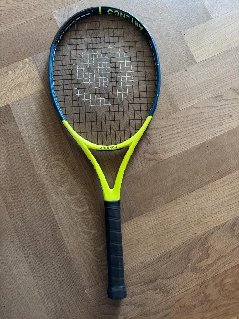 Artengo TR530 Junior Tennisracket 26 inch - Gebruikt, Sport en Fitness, Tennis, L00, Zo goed als nieuw, Racket, Ophalen