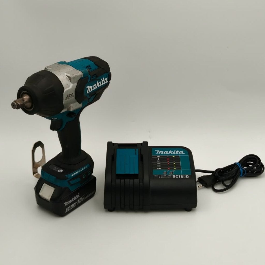Makita DTW1002 18V Accu Slagmoersleutel 1000nm accu + lader, Makita, Zo goed als nieuw, Support@makita.com, Makita Corporation, 3-11-8, Sumiyoshi-cho, 
Anjo, Aichi 446-8502
Japan