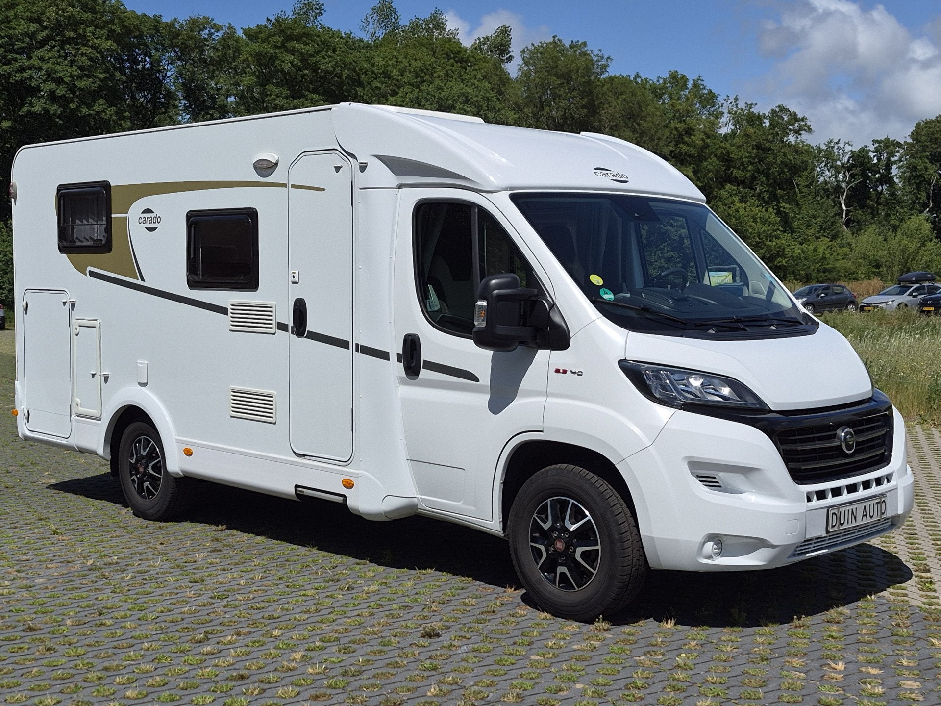 Carado V337 Enkele Bedden Fiat Ducato (bj 2020), Caravans en Kamperen, Ringverwarming, Duinautos@hotmail.com, 6 tot 7 meter, Bedrijf