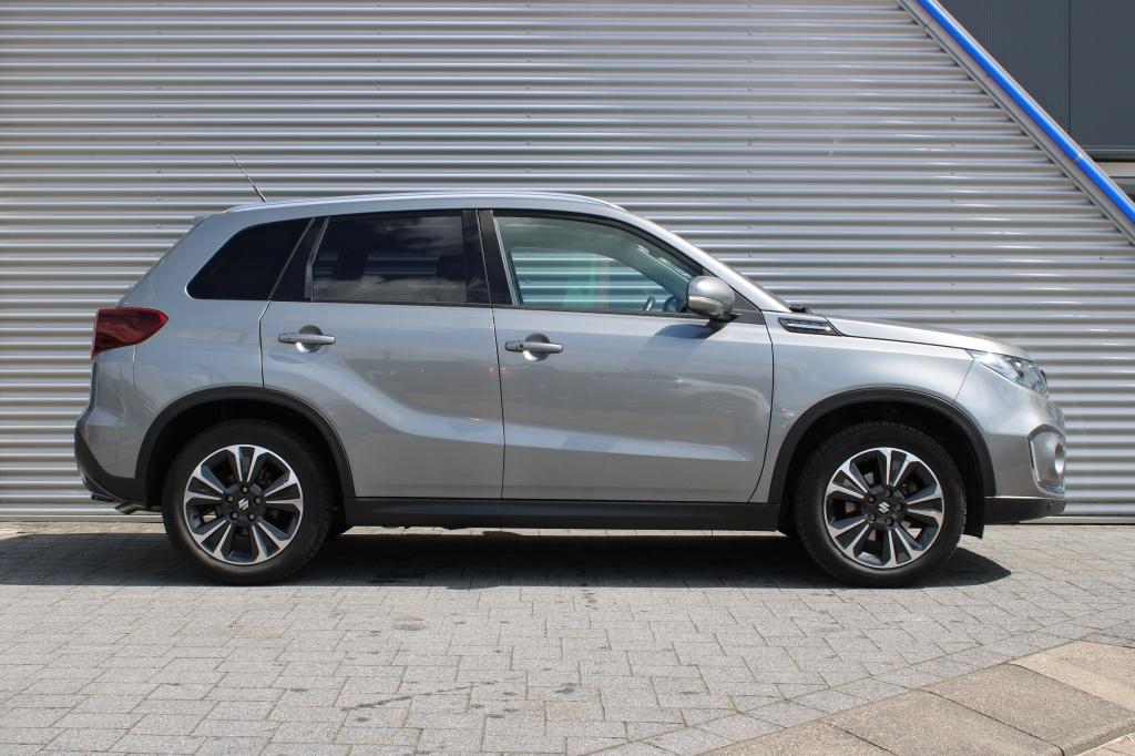 Suzuki Vitara 1.5 Hybrid Style Automaat | Panoramdak | Half, Auto's, Suzuki, Automaat, Gebruikt, Zwart, 4 cilinders