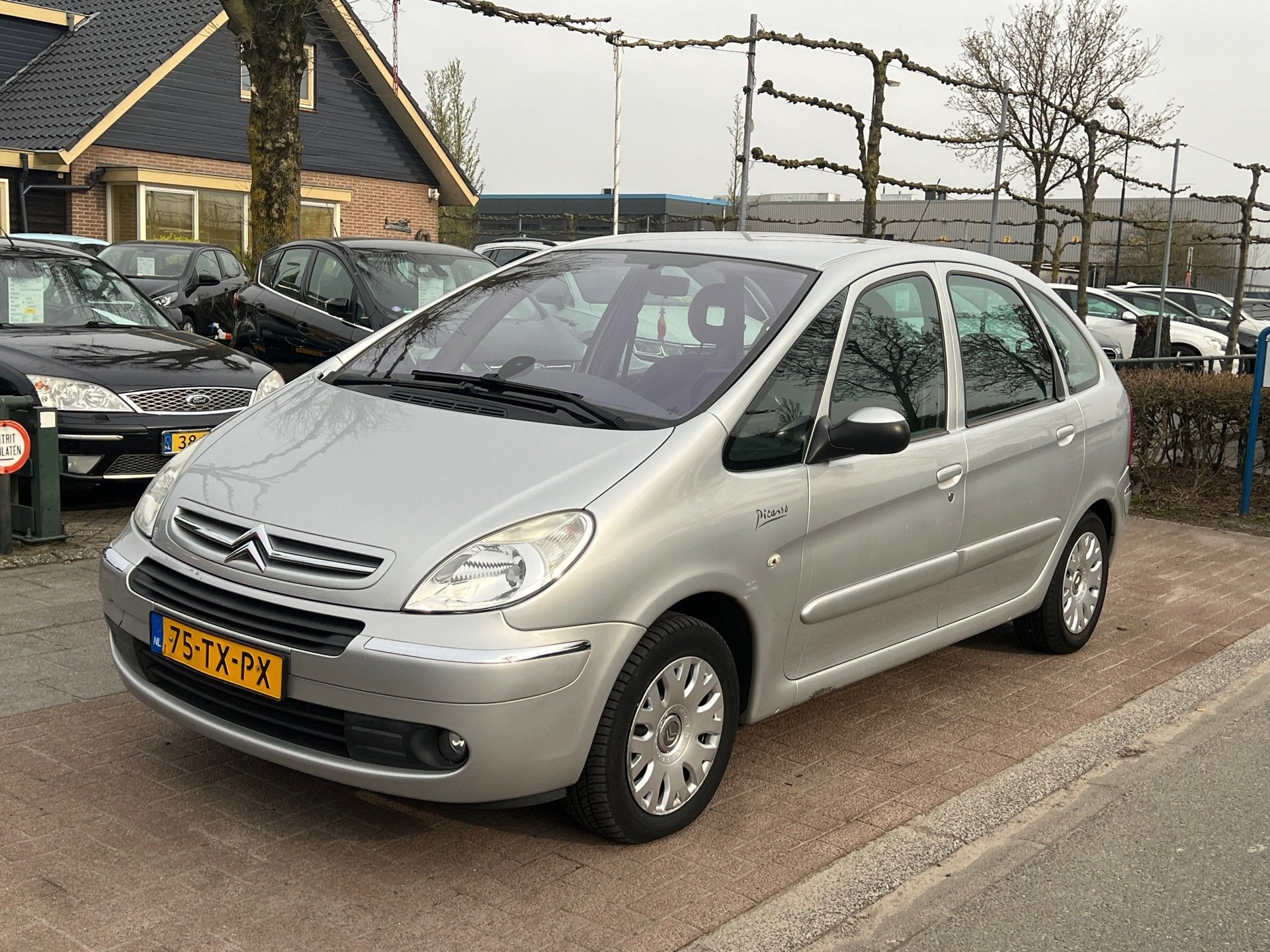 Citroen Xsara Picasso 1.6 *, Voorwielaandrijving, 4 cilinders, Handgeschakeld, 1587 cc