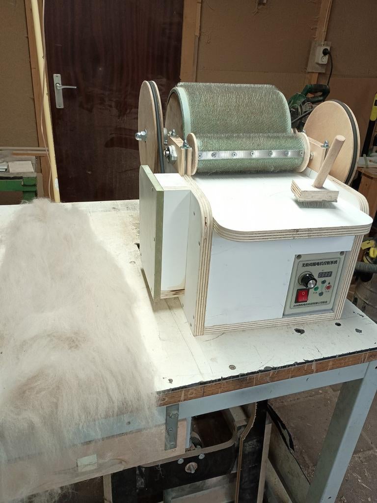 Elektrische kaardmolen te huur, Hobby en Vrije tijd, Spinnewielen en Spinnen, Ophalen, Spinnewiel