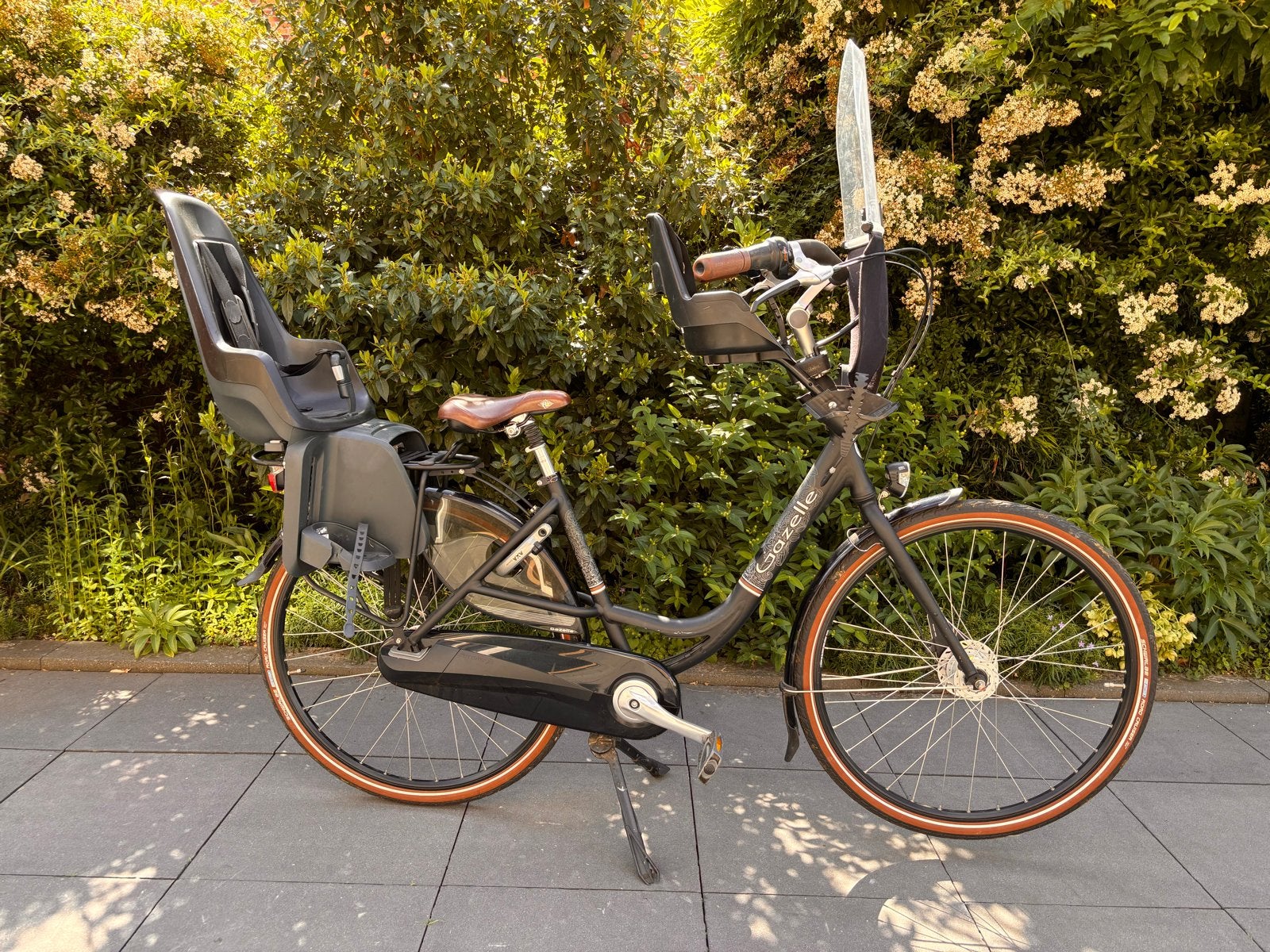 Gazelle Bloom moederfiets met 2 Bobike kinderzitjes, Ophalen, 2 zitjes, Velgrem, Zo goed als nieuw