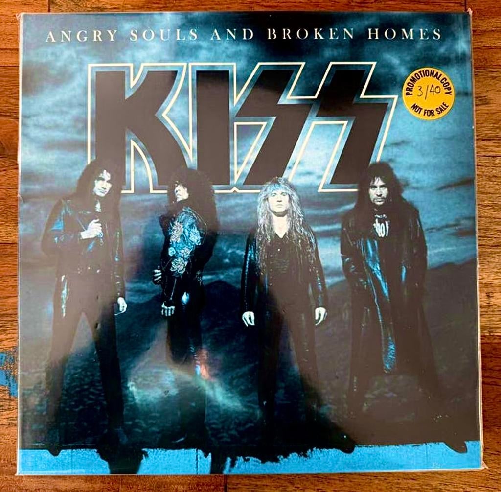 KISS LP Angry Souls & Broken Homes PROMO 3LP #3 van 40, Cd's en Dvd's, Vinyl | Hardrock en Metal, Ophalen of Verzenden, Zo goed als nieuw