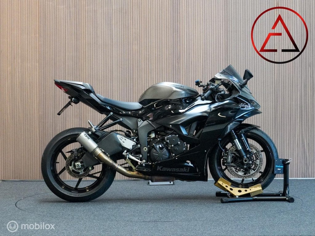 Kawasaki ZX-6R 2024 | 10.553 km | IXIL uitlaatsysteem, Motoren, 636 cc, Info@elevatemotoren.nl, Kawasaki, Bedrijf