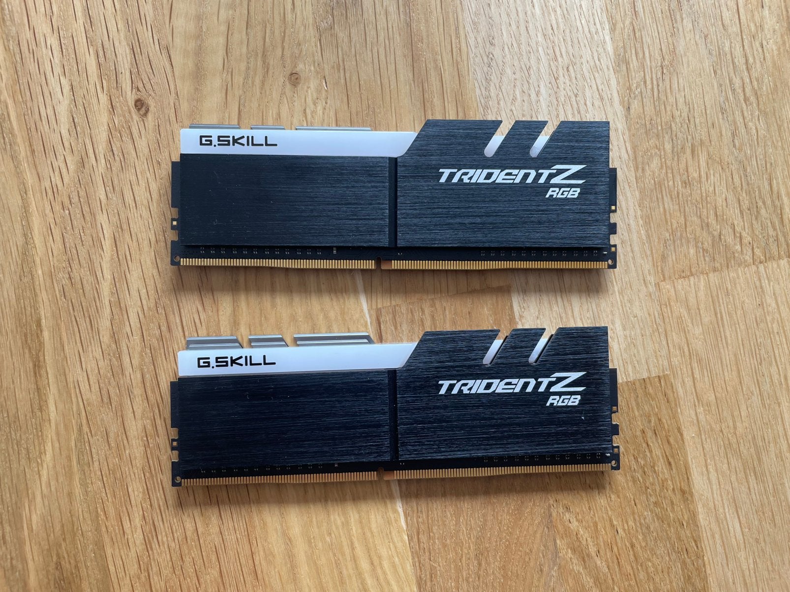 G.skill trident Z rgb 3200mhz (2x8)gb ddr4, Computers en Software, RAM geheugen, Ophalen, DDR4, Zo goed als nieuw, Desktop