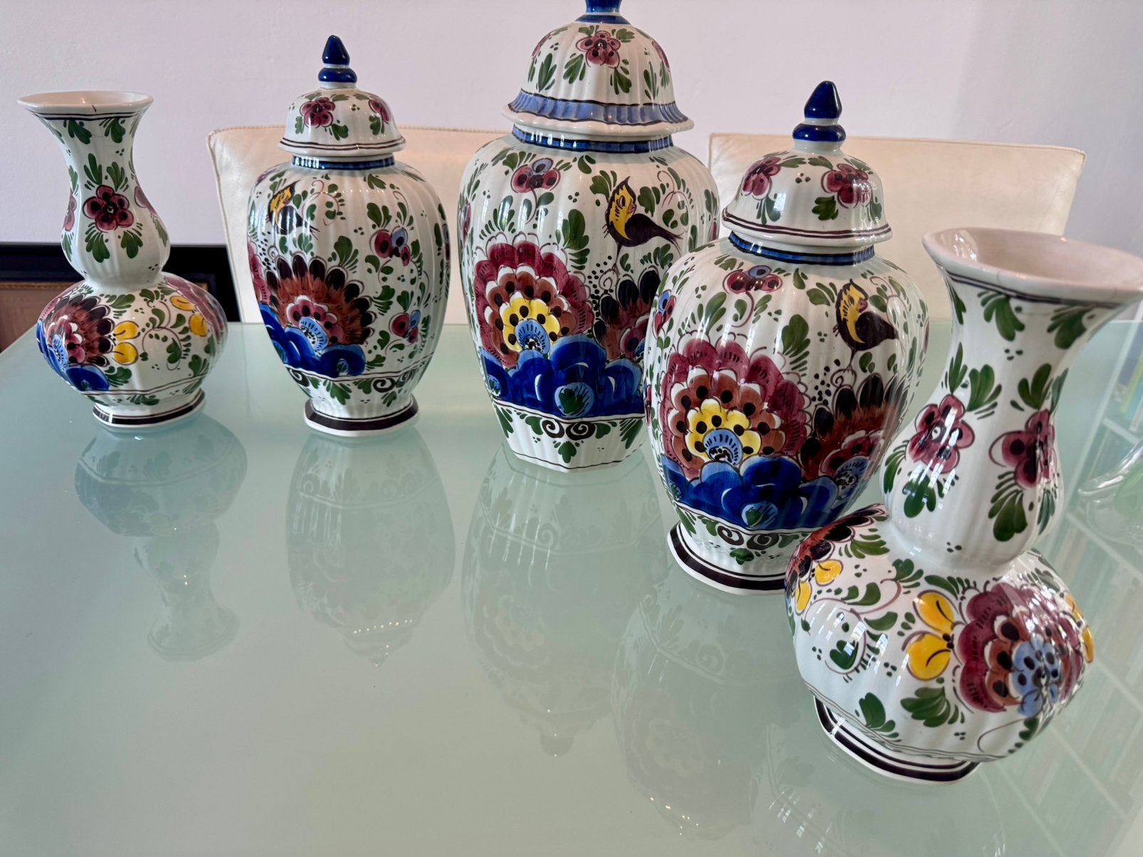 5 delig kaststel “De Iris” handgeschilderd Delfts aardewerk, Ophalen