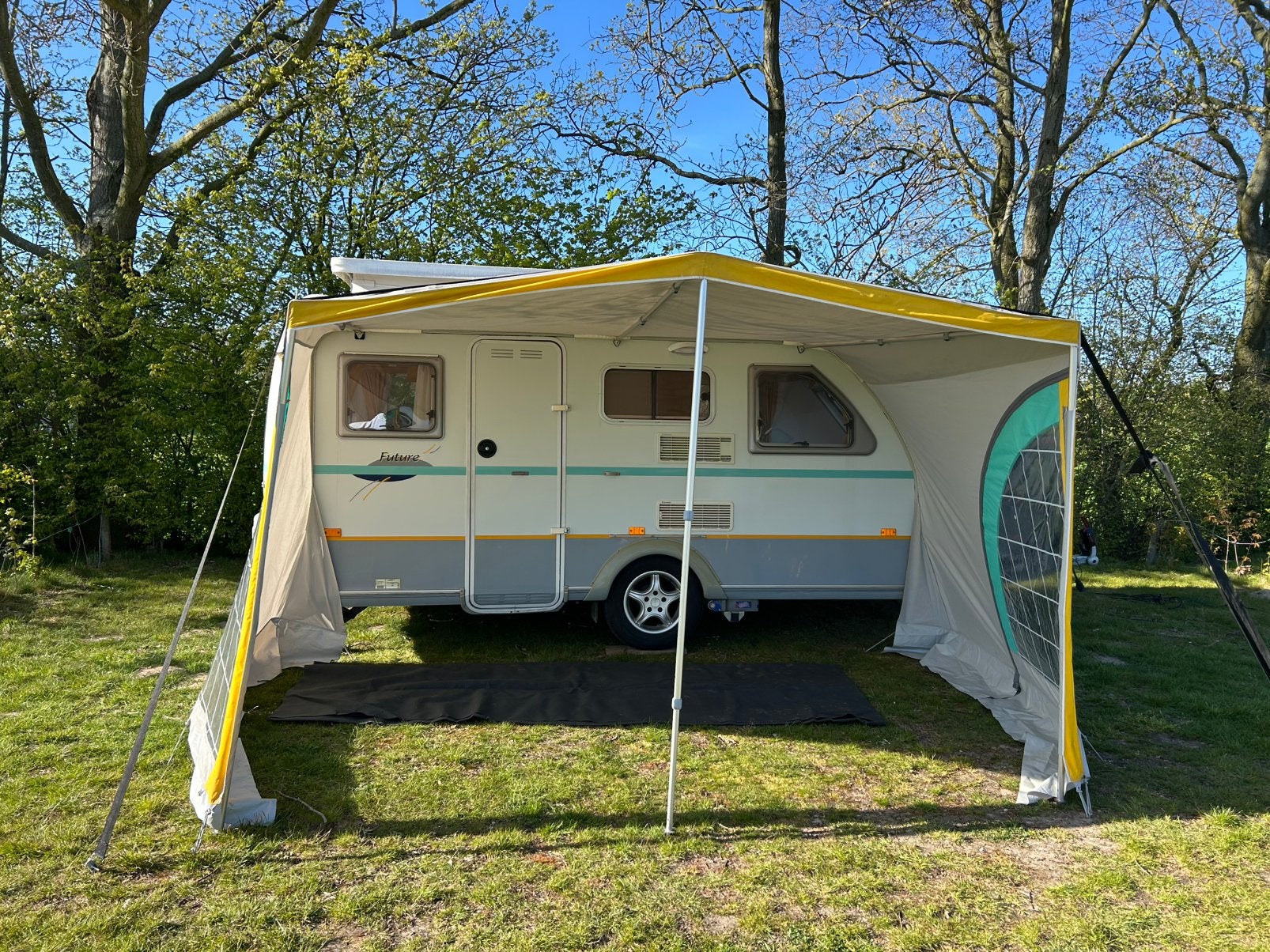 Eriba future 480 Z, Caravans en Kamperen, Caravans, Luifel, Treinzit, Particulier, 6 tot 7 meter