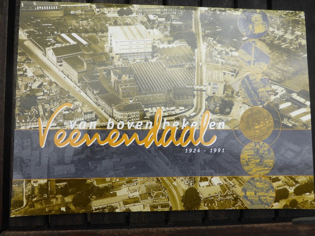 Veenendaal van boven bekeken - 1924-1991, Ophalen of Verzenden, Zo goed als nieuw