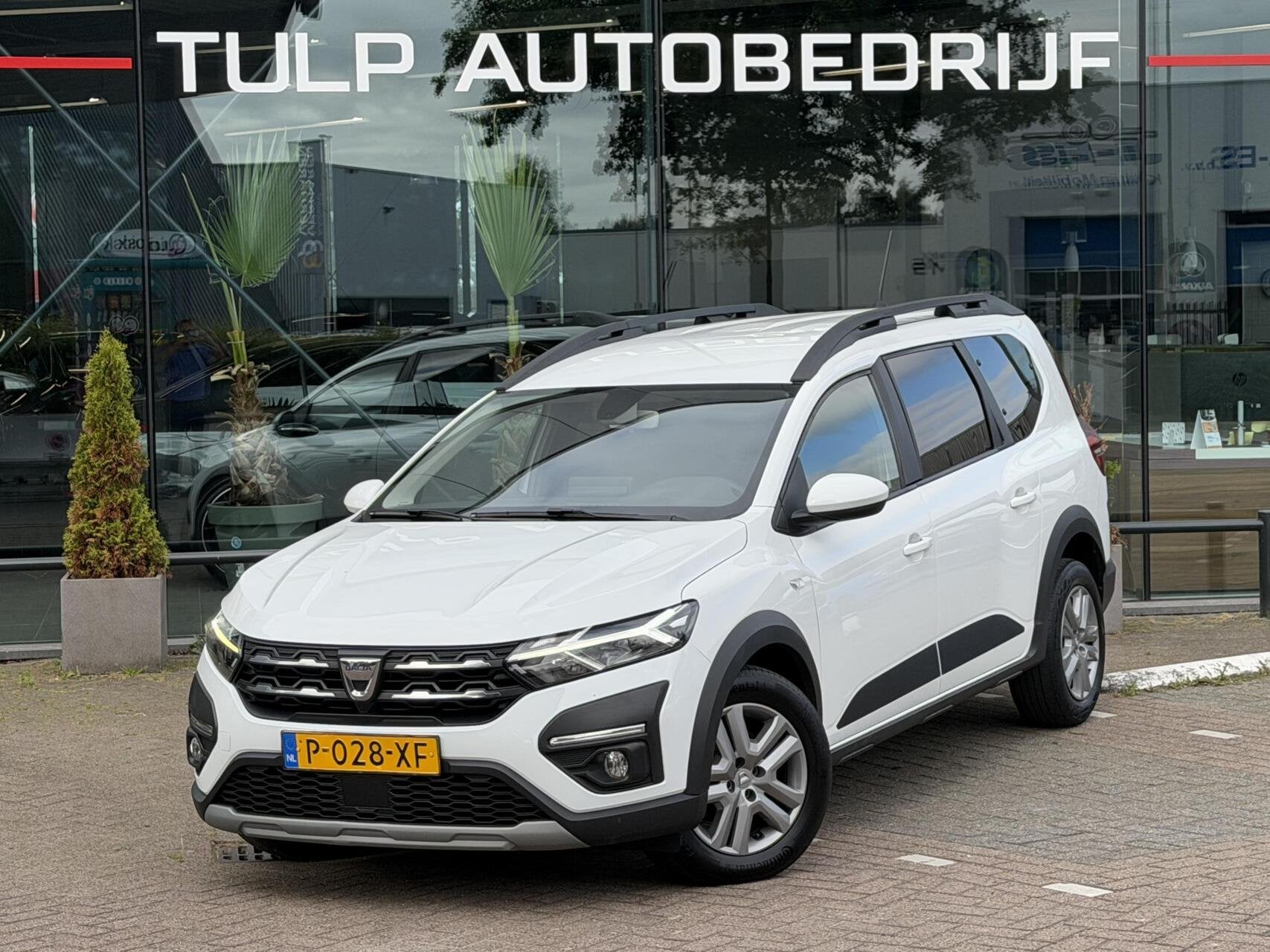 Dacia Jogger 1.0 TCe Bi-Fuel Comfort 7p. Airco Cruise NAP, Auto's, Dacia, Voorwielaandrijving, 1227 kg, Stof, 7 stoelen