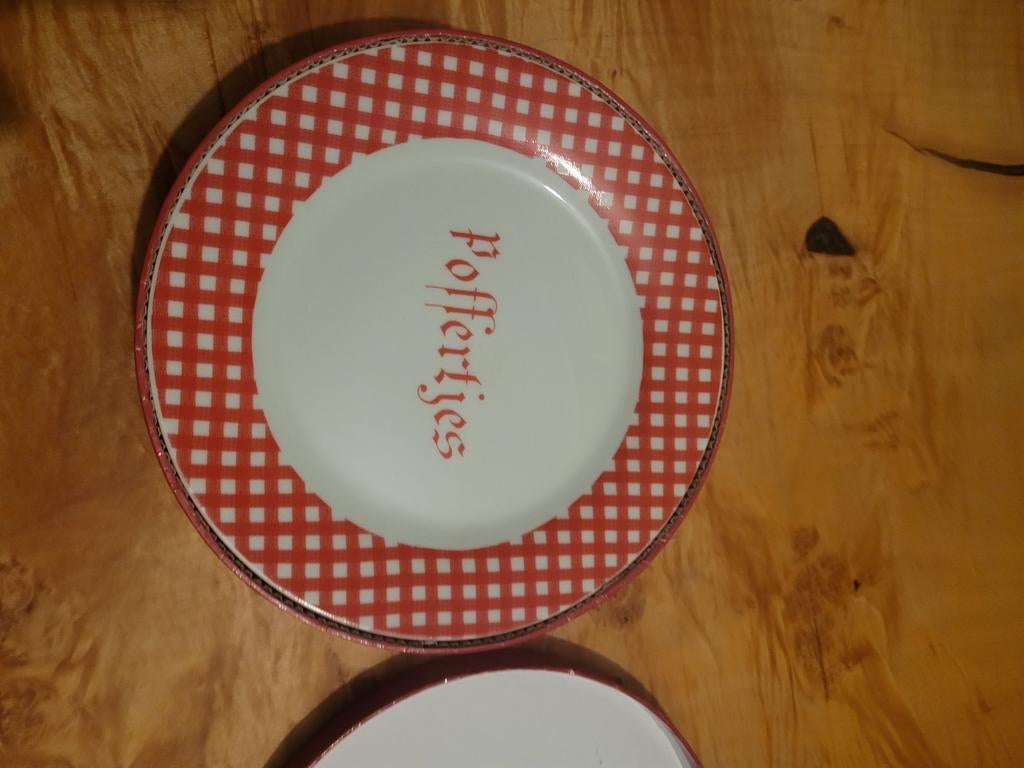 Nieuw Poffertjesbord - Rood Geruit Design, Huis en Inrichting, Keuken | Servies, Keramiek, Nieuw, Ophalen of Verzenden, Bord(en)
