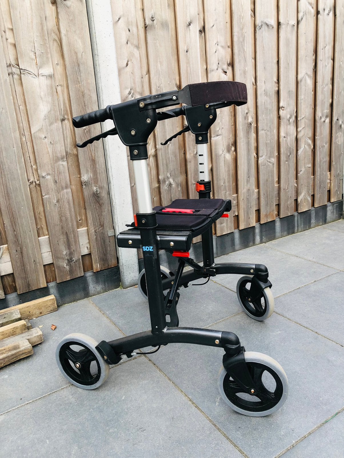 Geweldige inklapbare opklapbare rollator met zitje, Diversen, Rollators, Ophalen of Verzenden, Lichtgewicht, Gebruikt