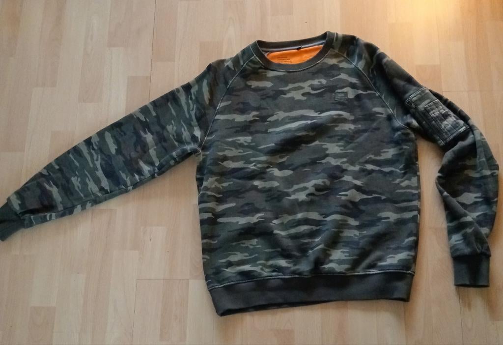 Herentrui camouflagetrui. 
Merk: Alpha industries, Ophalen, Zo goed als nieuw, Maat 56/58 (XL)