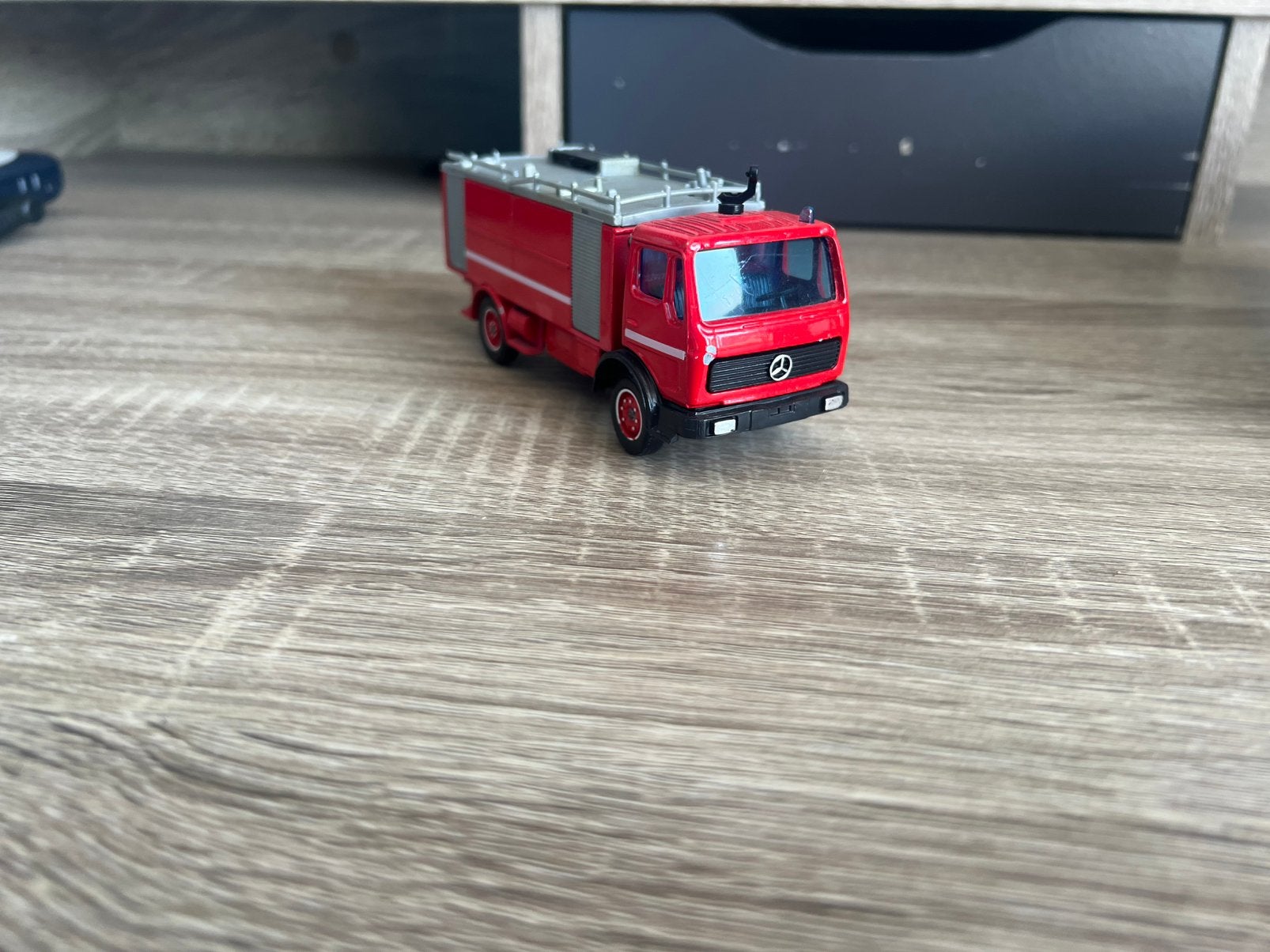 Solido Mercedes-Benz LP 1217 uniek!, Hobby en Vrije tijd, Modelauto's | 1:50, Ophalen of Verzenden, Zo goed als nieuw, Auto, Overige merken
