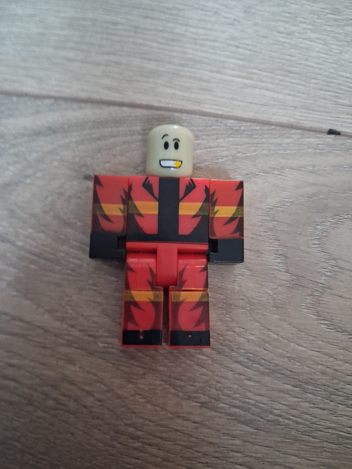 Roblox Lego Poppetje - Rood met Zwart en Geel, Ophalen of Verzenden