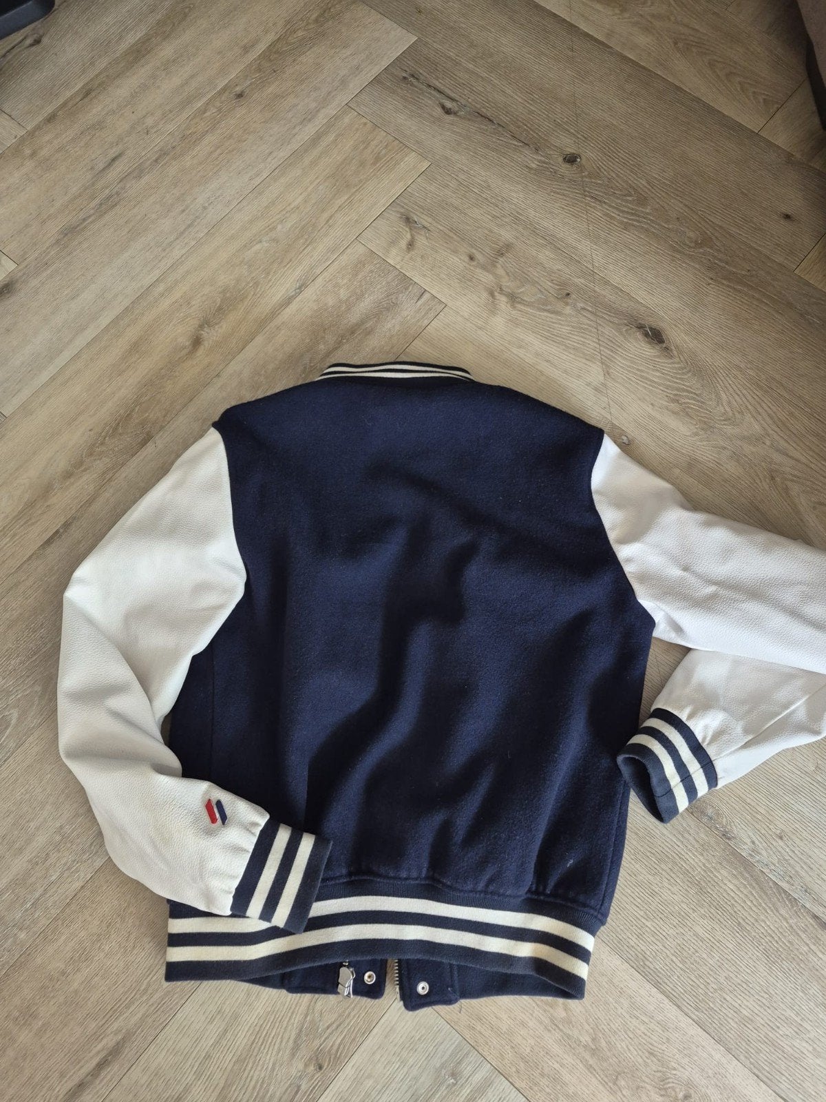 Superdry Varsity Jas - Donkerblauw met witte mouwen, Kleding | Heren, Jassen | Zomer, Ophalen, Blauw, Zo goed als nieuw, Maat 46 (S) of kleiner
