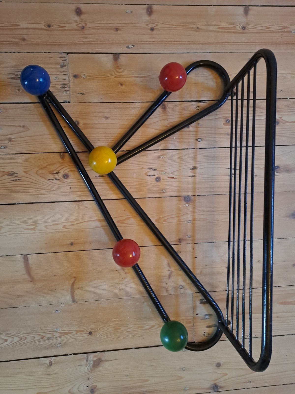 Vintage wandkapstok Roger Feraud, gekleurde bollen, jaren 50, Gebruikt, Minder dan 100 cm, Hout, Ophalen