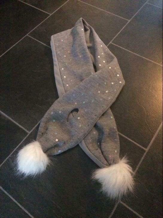 Wintersjaal meisje grijs met glitters, Kinderen en Baby's, Babykleding | Mutsen, Sjaals en Wanten, Meisje, Ophalen of Verzenden