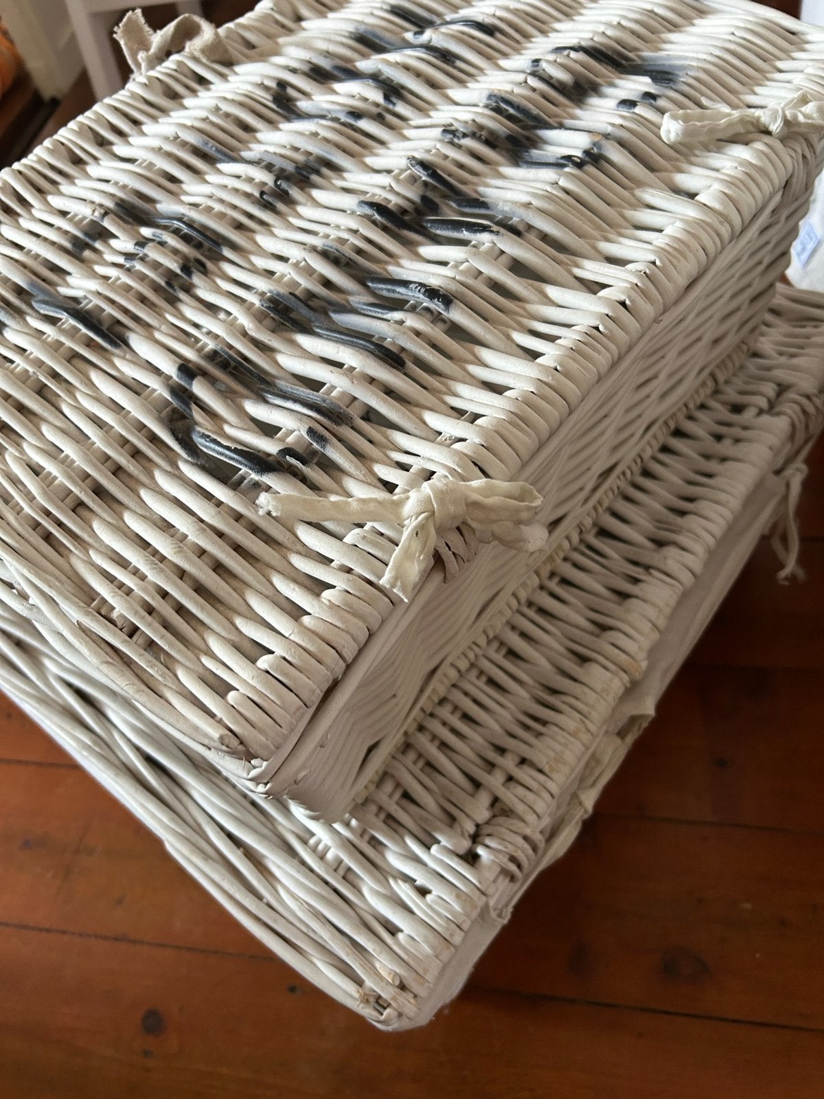 Set van 2 rotan Grand Hotel met gouden label Riviera Maison, Ophalen of Verzenden, Gebruikt, Overige materialen
