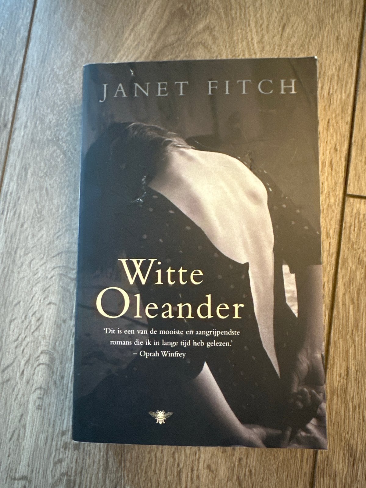 Witte Oleander - Janet Fitch (roman), Ophalen of Verzenden, Gelezen, Nederland