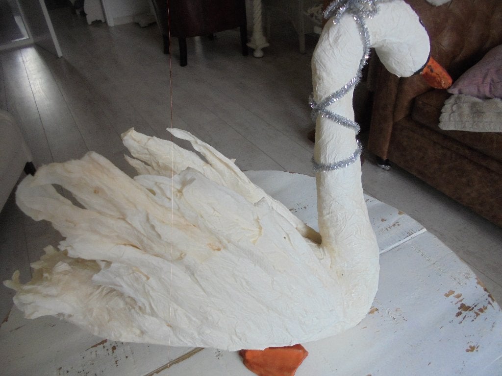 Decoratieve zwaan met kroon - Handgemaakt papier maché, Ophalen of Verzenden