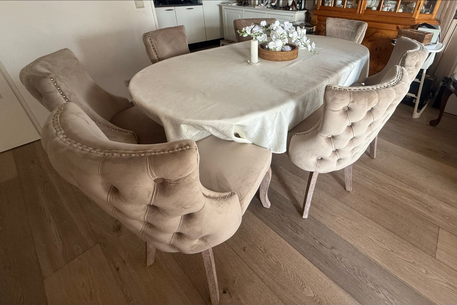 Foto 8 van Massief grenen ovale eettafel, uitschuifbaar