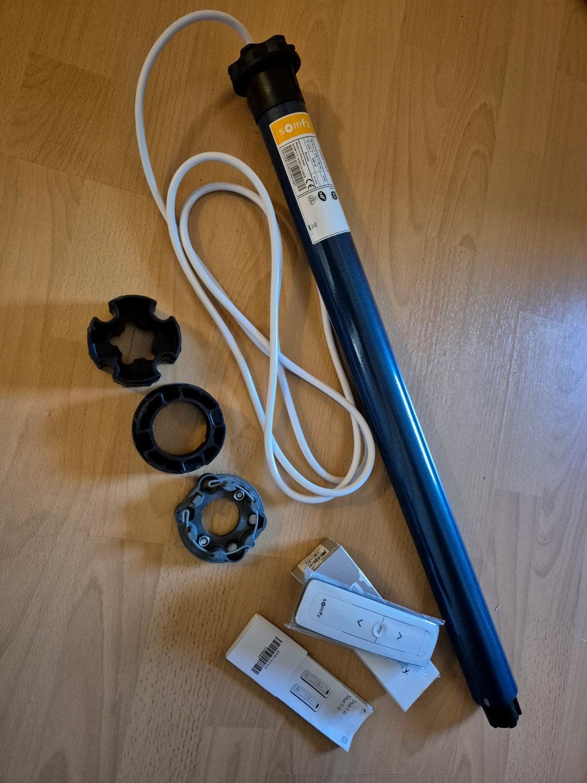 Somfy SUNEA io 30 / 17 met io afstandsbediening., Doe-het-zelf en Verbouw, Rolluiken, Ophalen, Minder dan 100 cm, Wit, Nieuw