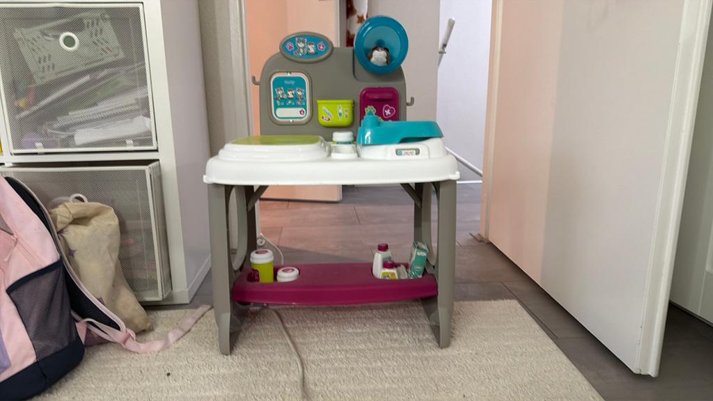 Een leuke dieren ziekenhuis tafel van smoby, Ophalen of Verzenden, Zo goed als nieuw, Jongen of Meisje