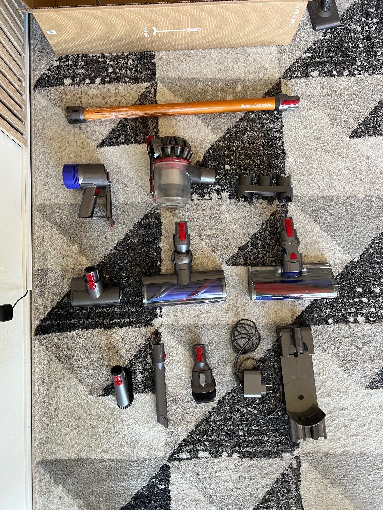 Dyson V8 Absolute onderdelen, Gebruikt, Ophalen of Verzenden, Minder dan 1200 watt, Reservoir