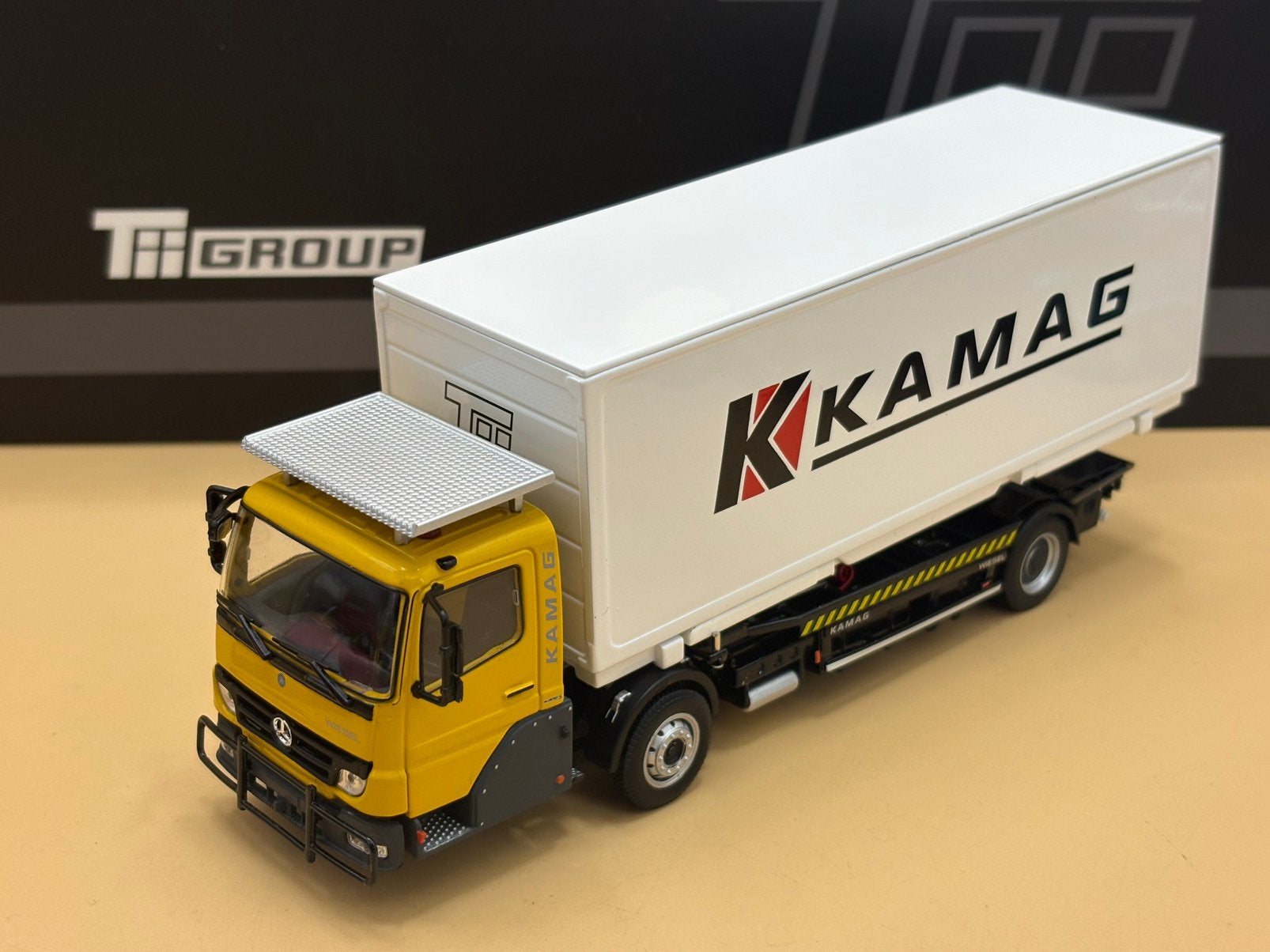 Mercedes-Benz Kamag-Wiesel met Kamag container 1:50 Tonkin, Verzenden, Nieuw, Bus of Vrachtwagen, Overige merken