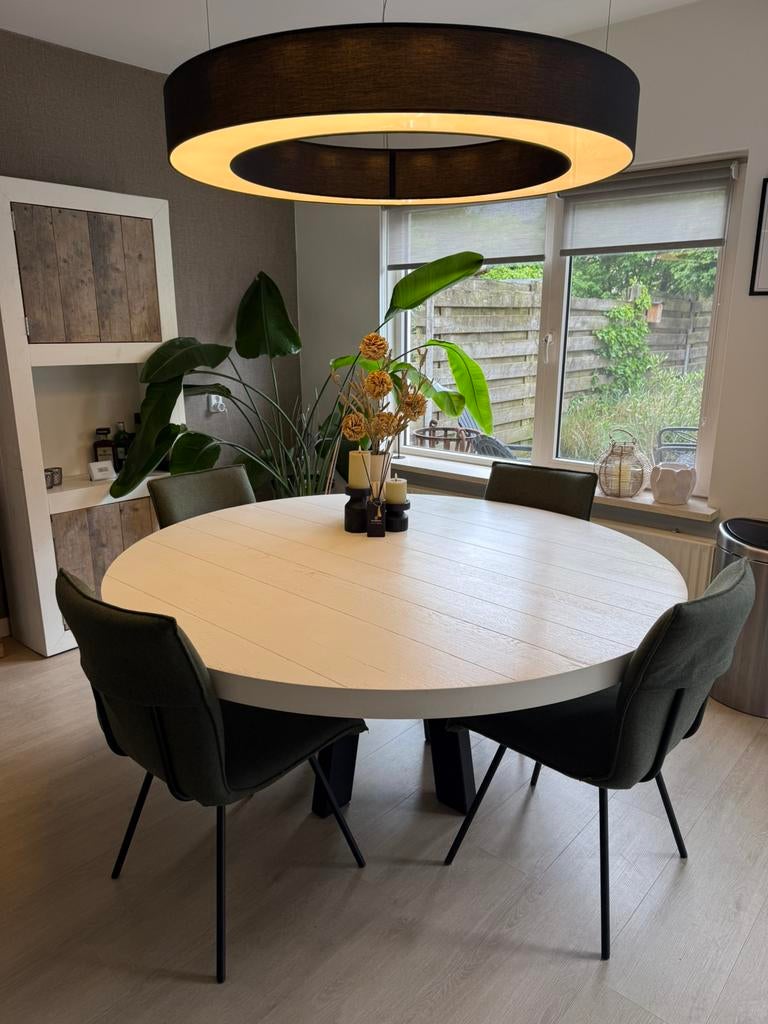 Mooie ronde rustieke eiken eettafel te koop, Ophalen, 150 tot 200 cm, Zo goed als nieuw, 150 tot 200 cm