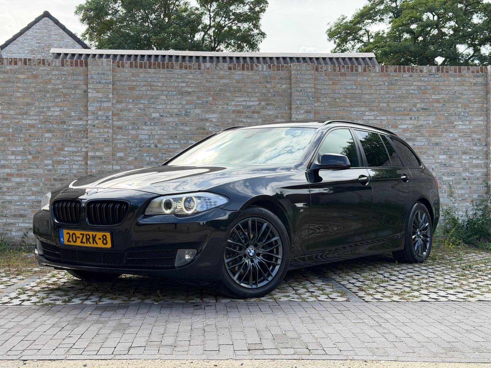 BMW 5-Serie 520D Touring 135KW Aut8 2013 Zwart, Auto's, Achterwielaandrijving, 1995 cc, Zwart, 2000 kg