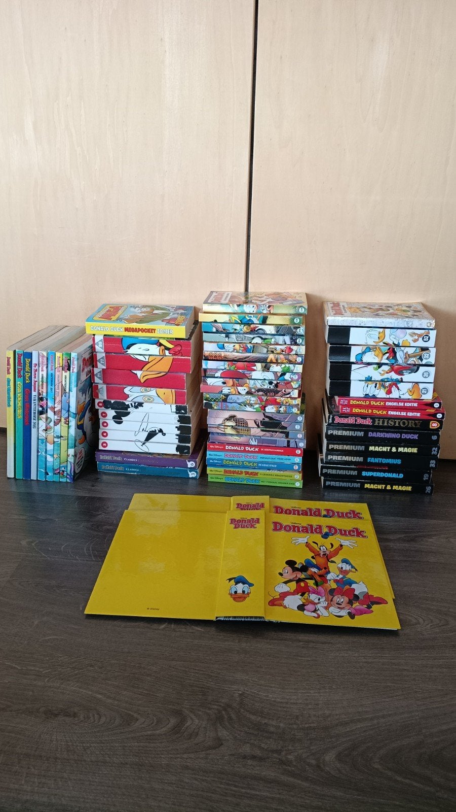 verzameling Donald Duck pockets, vakantie boeken en mappen, Meerdere stripboeken, Ophalen, Gelezen