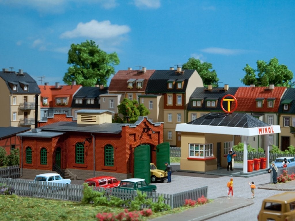 Tankstation met werkplaats VERO )+ gratis trekker + tanker, Wisselstroom, Ophalen of Verzenden, Märklin, Nieuw