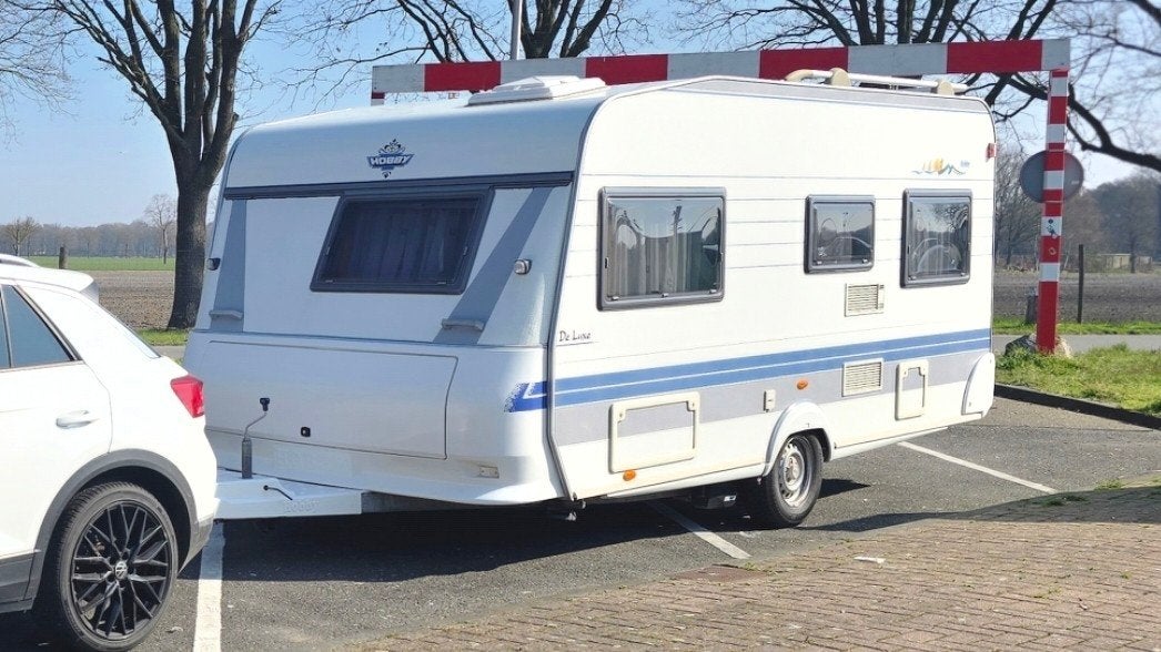 Hobby De Luxe 460 UFe met mover, voortent en luifel, Rondzit, Hobby, Frans bed, 750 - 1000 kg