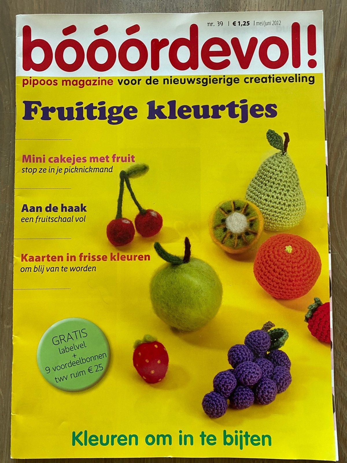 Pipoos Magazine nr. 39: Fruitige Kleurtjes (mei/juni 2012), Ophalen of Verzenden, Zo goed als nieuw