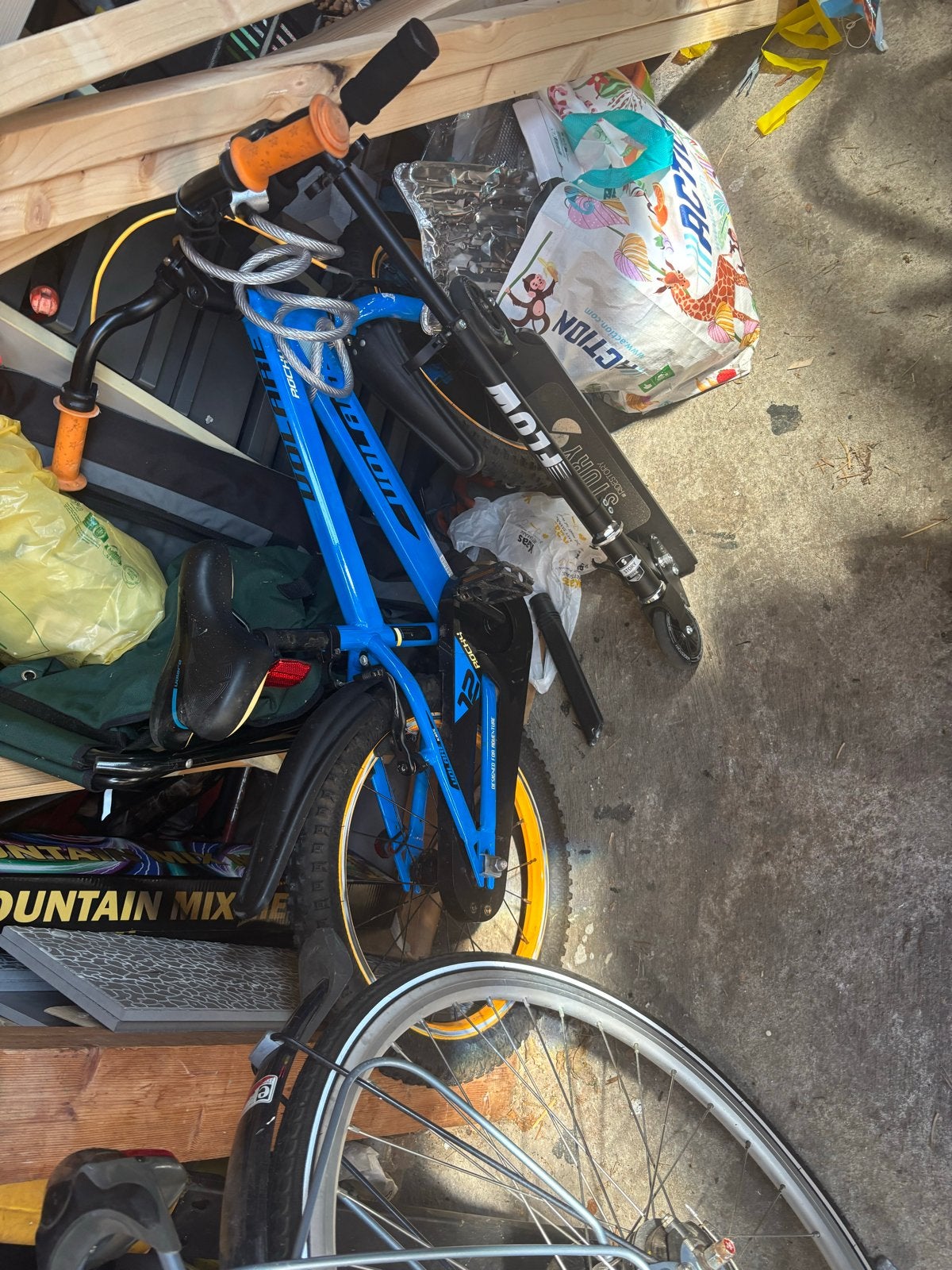Blauwe kinderfiets Volare Rocky 16/18 inch, Ophalen of Verzenden, Gebruikt, Terugtraprem, 16 tot 20 inch