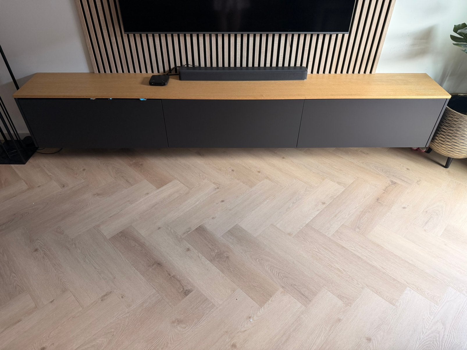 Zwart/eikenkleur tv meubel 280cm breed, Ophalen, Gebruikt, 200 cm of meer, 150 tot 200 cm