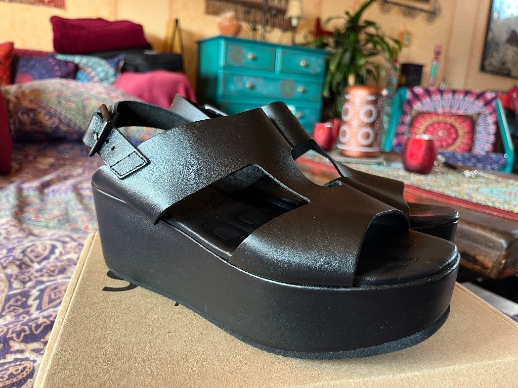 Nieuwe leren plateau sandalen maat 39 nu 69,99€, Shabbies Amsterdam, Zwart, Nieuw, Sandalen of Muiltjes