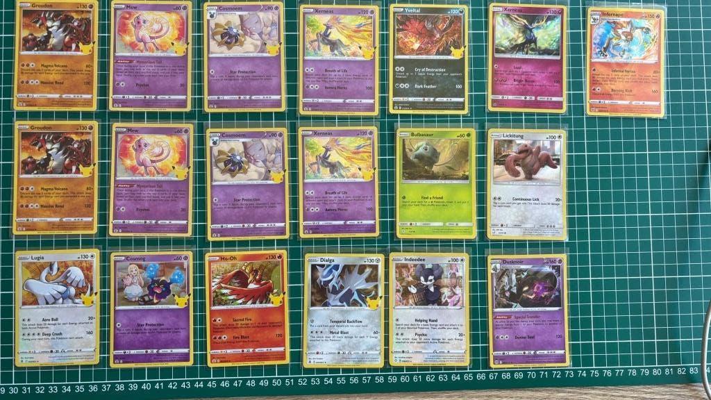Pokémon, grotendeels Celebrations / 25th Anniversary., Ophalen of Verzenden, Zo goed als nieuw, Meerdere kaarten, Foil