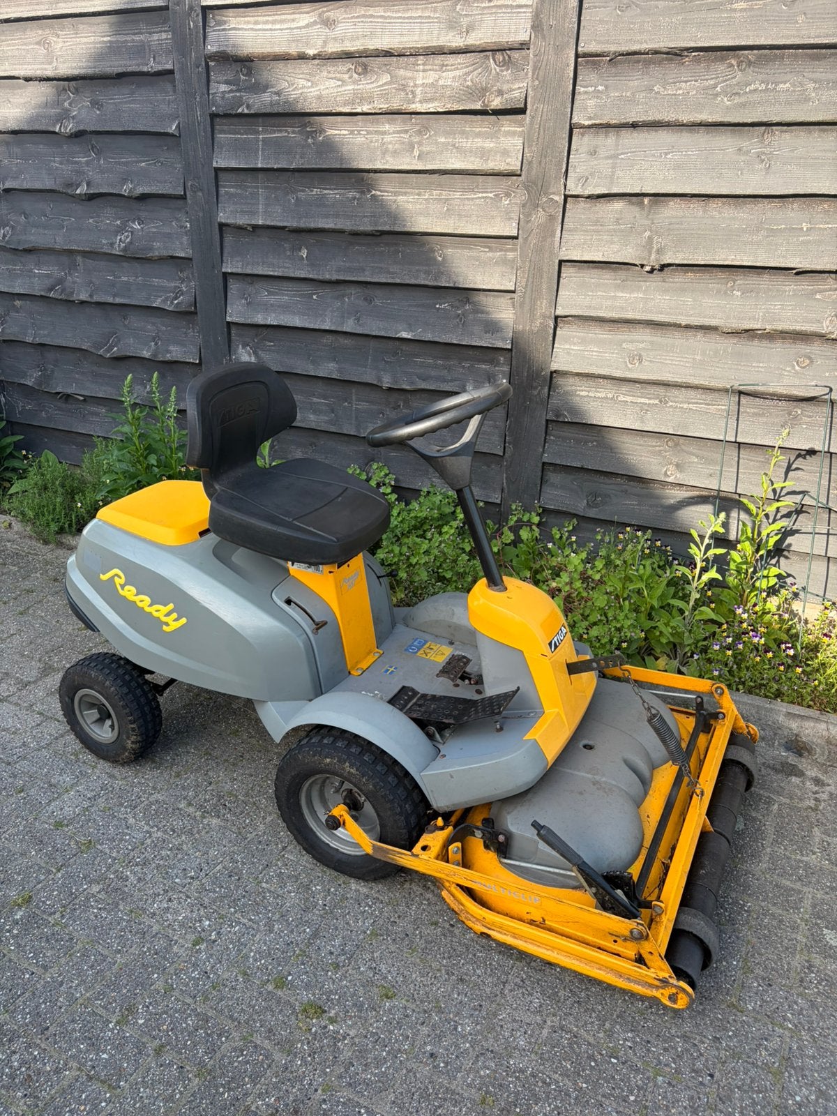 Stiga Villa Ready hydrostaat zitmaaier, Tuin en Terras, Zitmaaiers, Ophalen, Gebruikt, Mulchfunctie, Minder dan 90 cm