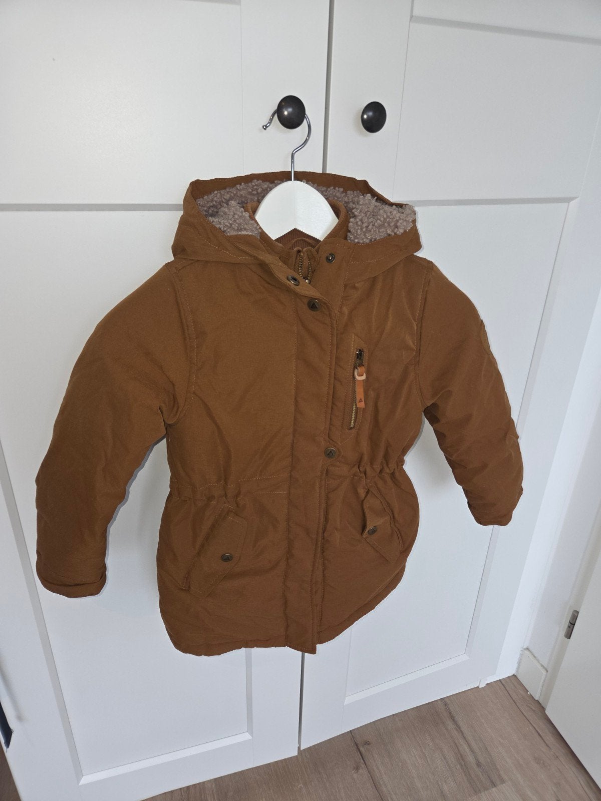 Ammehoela winterjas parka bruin maat 116 jongen/meisje, Jongen of Meisje, Ophalen of Verzenden, Zo goed als nieuw, Ammehoela