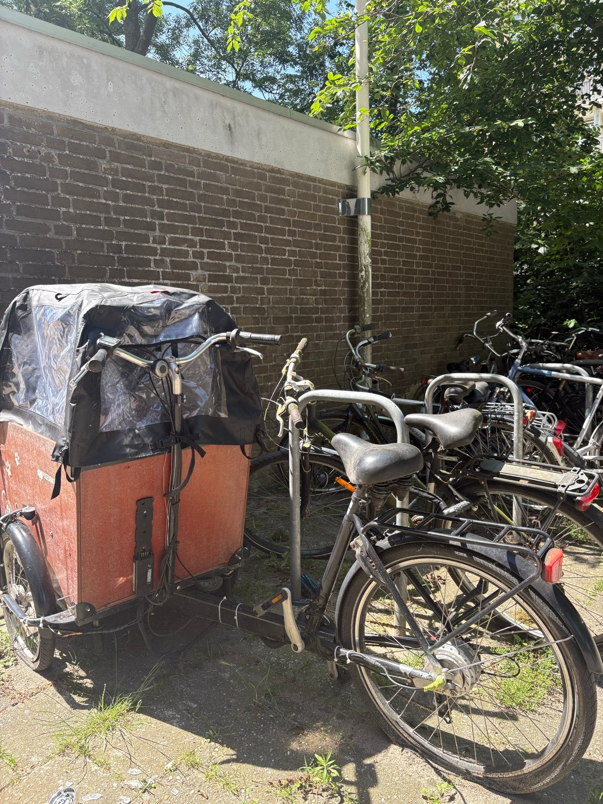 Bakfiets met accu, oplader, 2 sleutels en regenhuif, Goederen, Elektrisch, Zo goed als nieuw, Ophalen