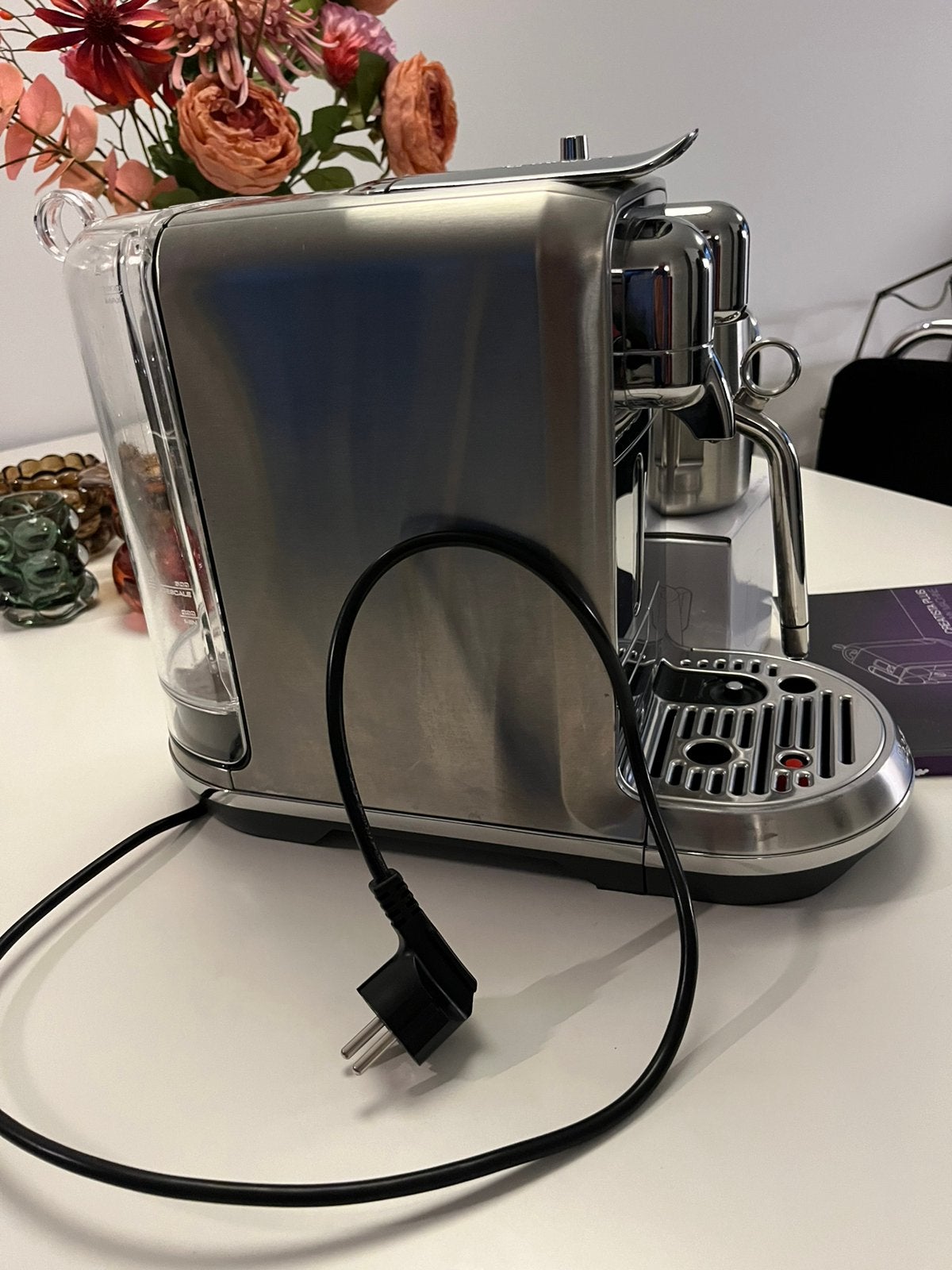 Nespresso Creatista PLUS    .  Zeer net en goed werkend!, Ophalen of Verzenden, Zo goed als nieuw