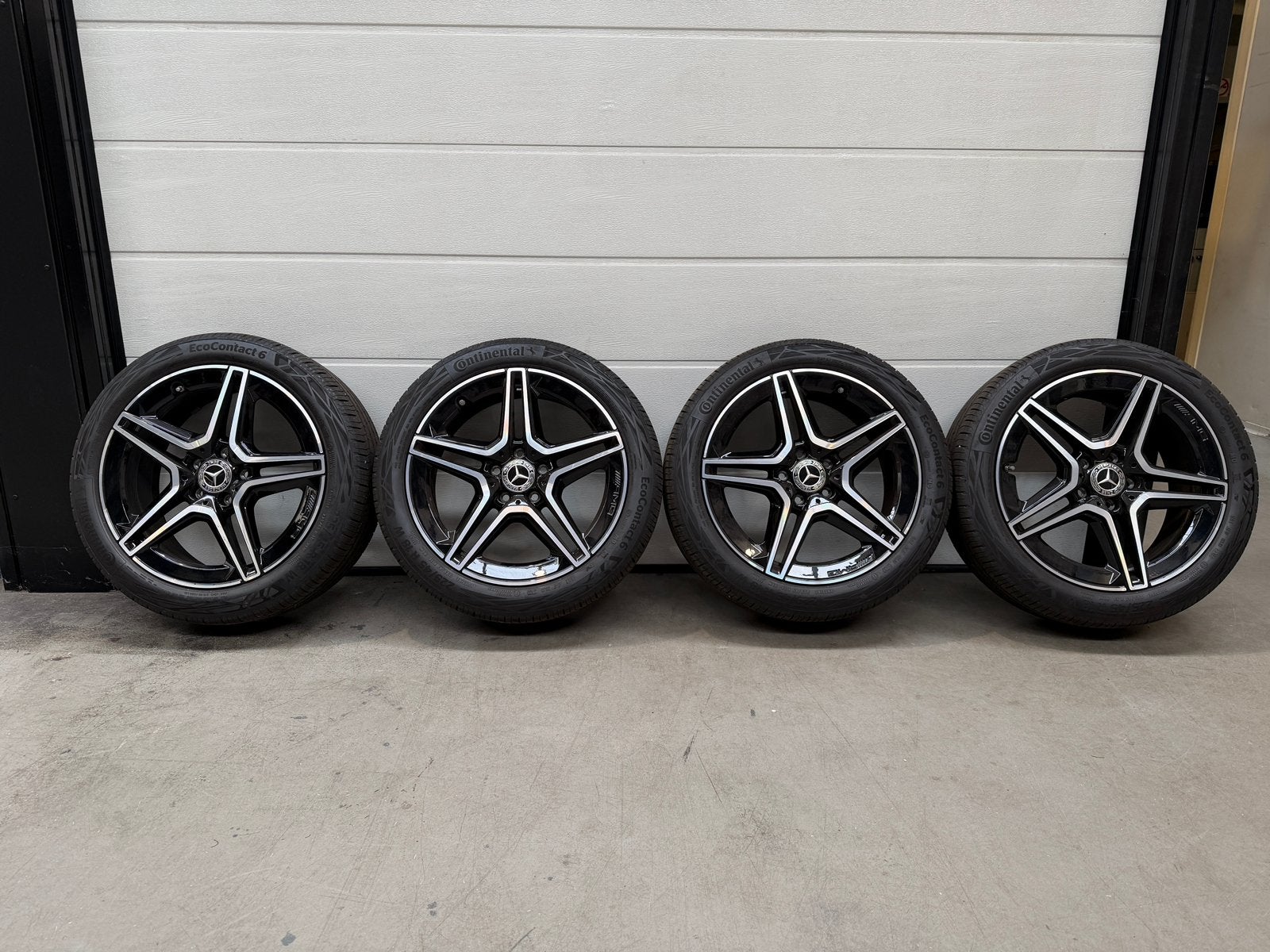 Mercedes AMG 18 inch velgen + Continental zomerbanden, Auto-onderdelen, 18 inch, Gebruikt, Banden en Velgen, Ophalen of Verzenden