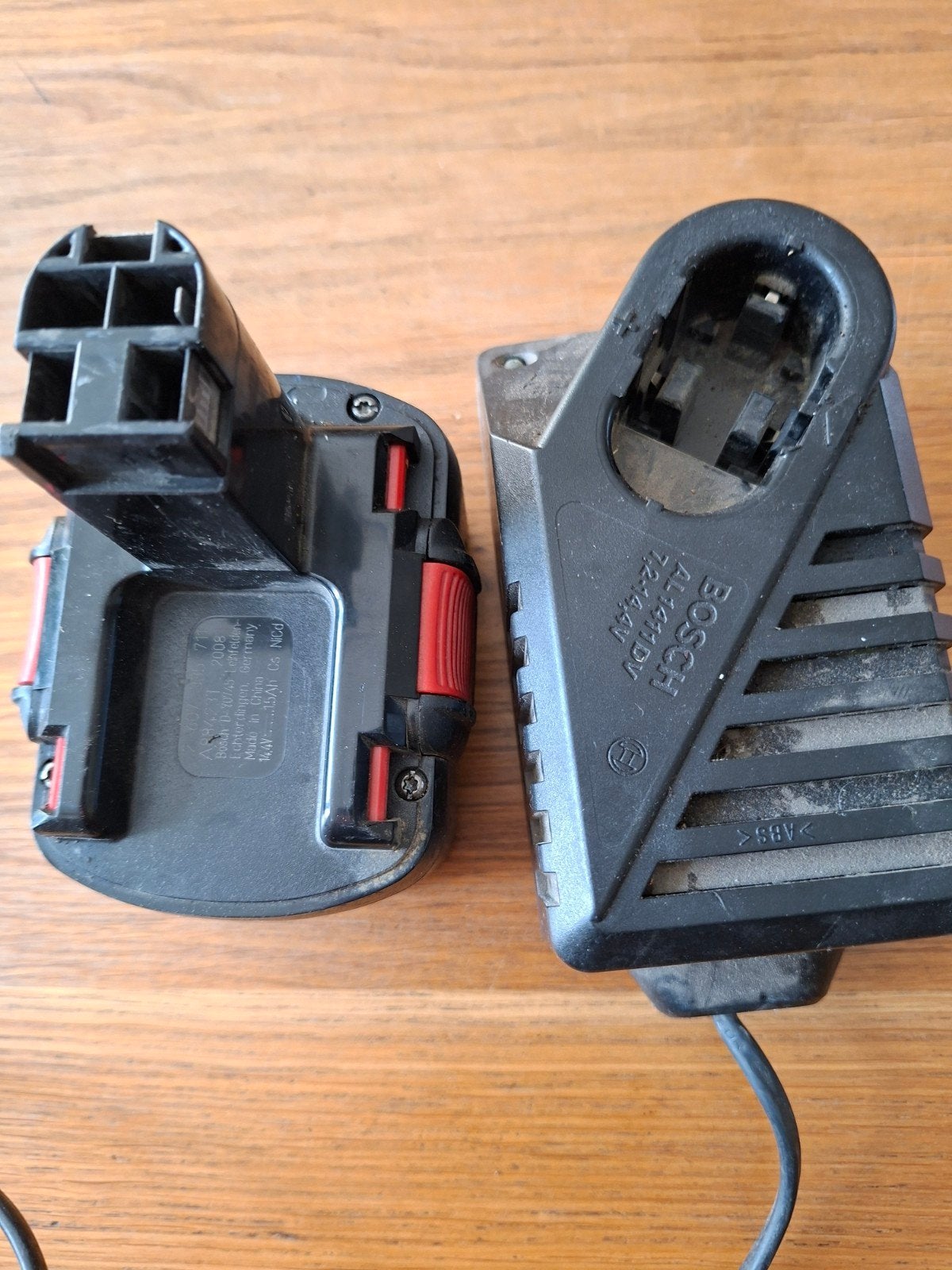 Bosch AL1411DV Acculader met A88413T accu 14,4V 1,5 Ah, Ophalen of Verzenden