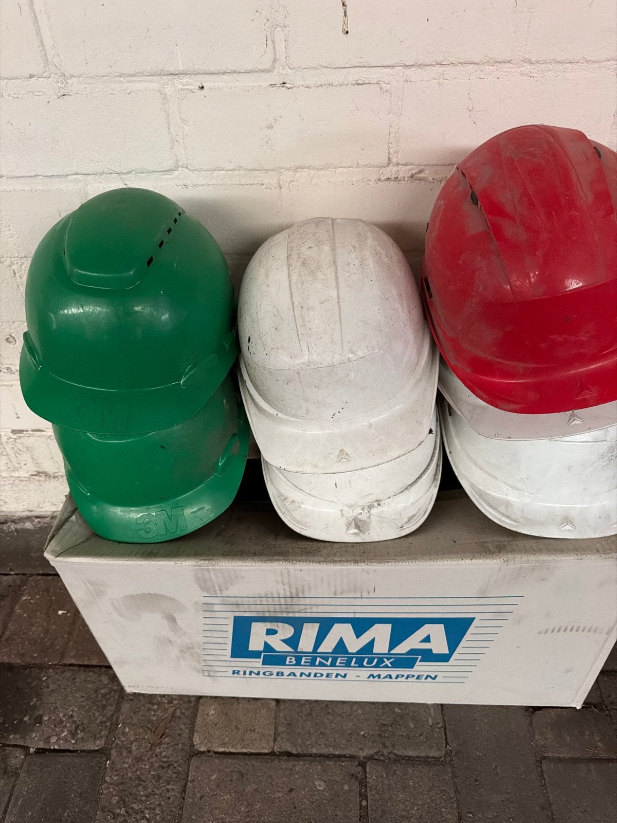 7 stuks bouwhelmen in diverse kleuren, Ophalen of Verzenden, Gebruikt