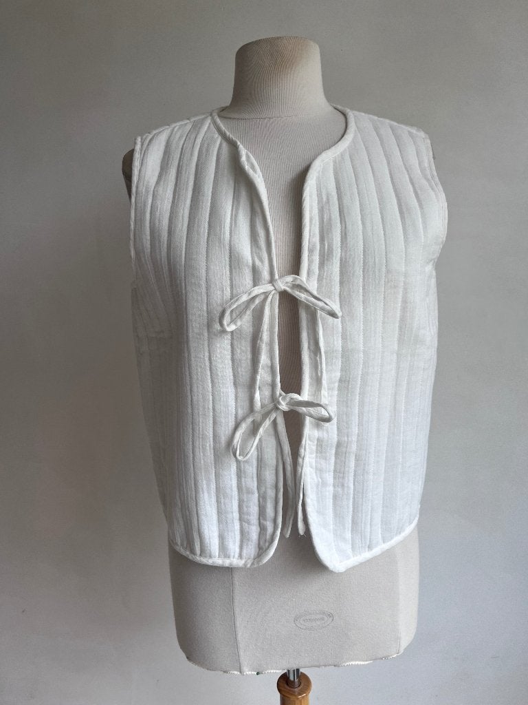 pieces bodywarmer wit, Kleding | Dames, Bodywarmers, Maat 38/40 (M), Verzenden, Wit, Zo goed als nieuw