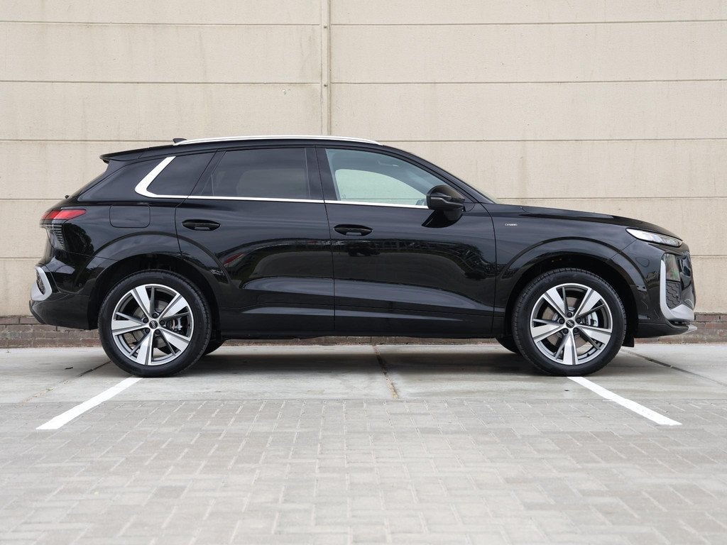 Audi Q3 S edition e-hybrid 200 kW/272 PK | Privacyglas | Tec, Auto's, Audi, 1800 kg, 1498 cc, 4 cilinders, Zwart