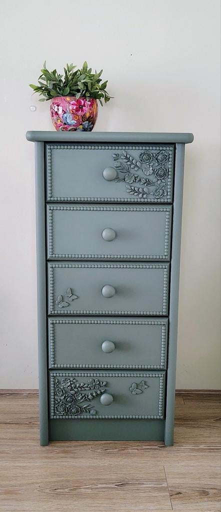 Geheel gerestylede grenen ladenkastje met bloemen, 5 laden of meer, 50 tot 100 cm, Minder dan 100 cm, Grenenhout